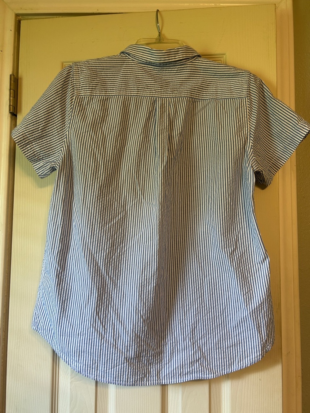 🧨 $10 Sale L.L. Bean blue white stripe shirt - Picture 5 of 5